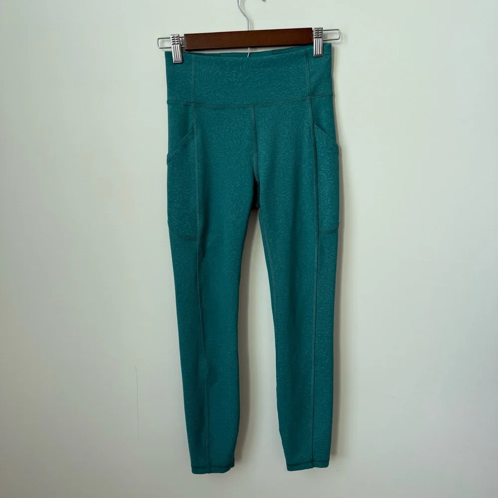 Lululemon Invigorate High Rise Tight 25” Crunch Teal‎ Lagoon Size 4